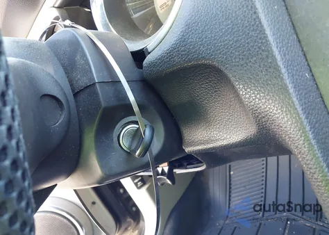 2010 Ford Mustang V6/V6 Premium z USA, uszkodzony, nr VIN 1ZVBP8EN3A5174136